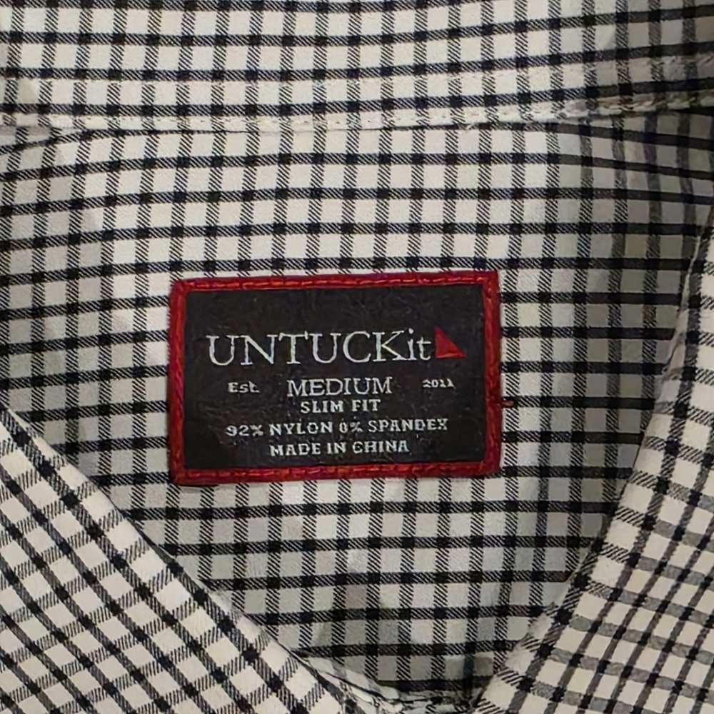Untuckit Performance Slim Fit Button Down M - image 3